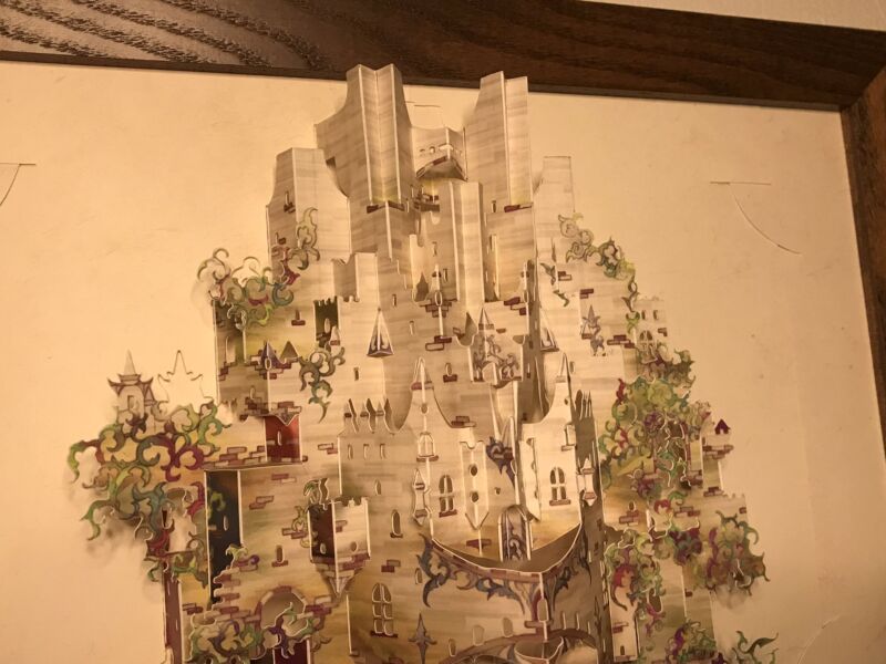 Image for the Tweet beginning: 「ヴィジルガーデン」
180度開閉型の飛び出すカードです。A4サイズの額縁に入れて壁掛け作品として飾ることもできます💐
 